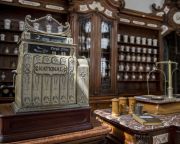 Újra megnyílt Pécs patikamúzeuma