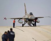 Izrael tizenkét légicsapást hajtott végre Szíriában