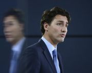 A kanadai kormányfő Trumppal tárgyalva válaszlépésekkel fenyegetett