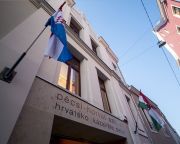 Átadták a felújított és kibővített Pécsi Horvát Színházat