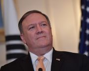 Pompeo: Washington feloldhatja a Phenjan elleni szankciókat